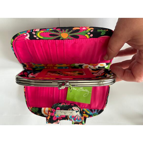 Vera Bradley Disney Modnight With Miickey Snap ‘n Kiss Wallet Retired NWT - Picture 4 of 5